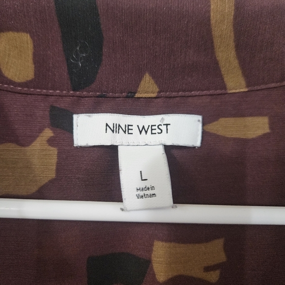 Nine West Womens Sheer Maroon Long Sleeve Button Up Blouse! - Picture 2 of 5